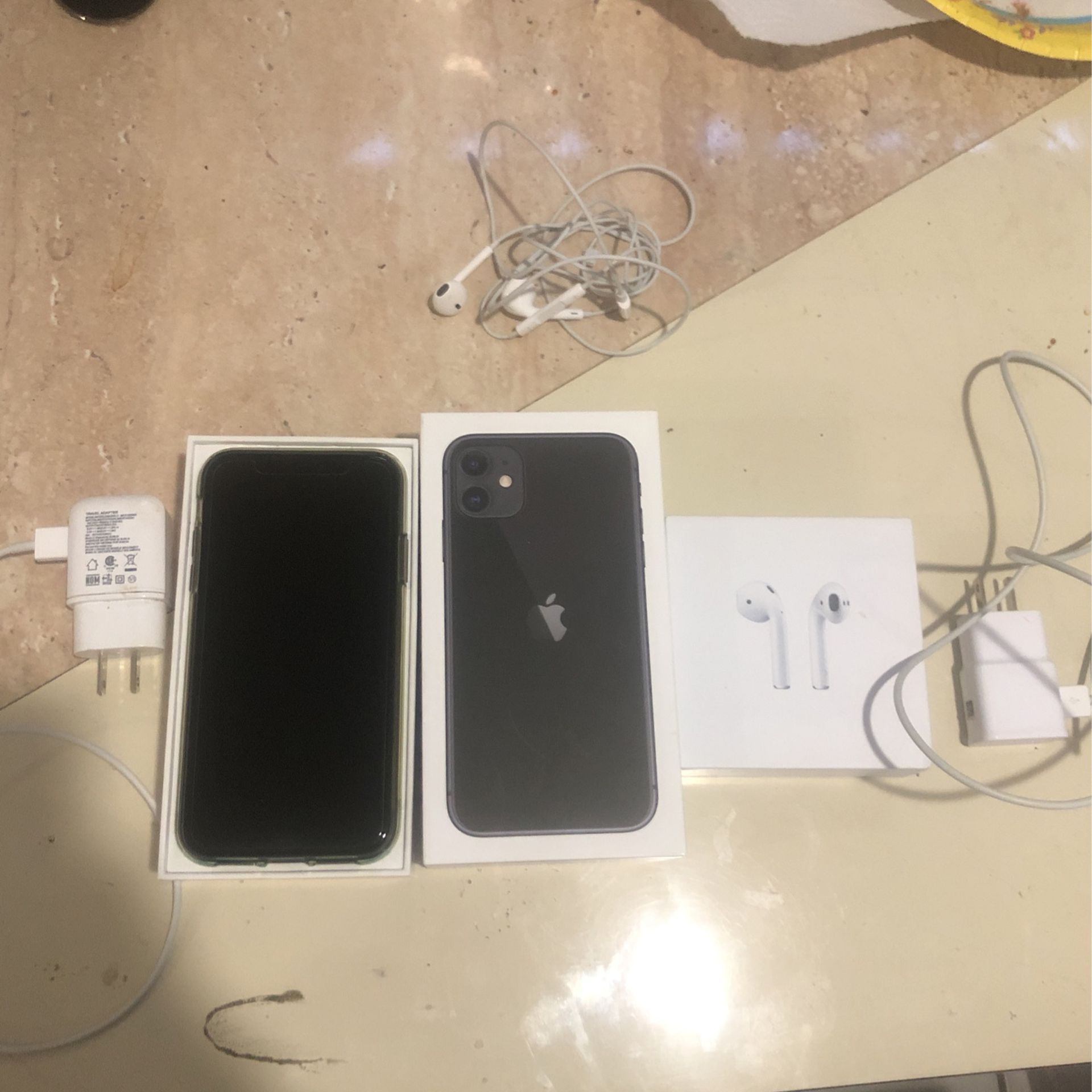 iPhone 11 With Accessories 