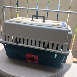Pet carrier