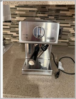 Delonghi Linea Classic Automatic Espresso Machine with Frother
