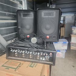 Harbinger  M60 60 WATT 4 CHANNEL mixer