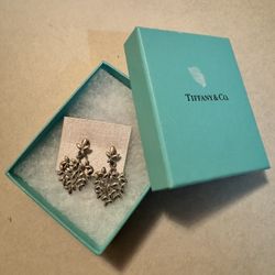Tiffany & Co Paloma Picasso Olive Leaf drop Earrings