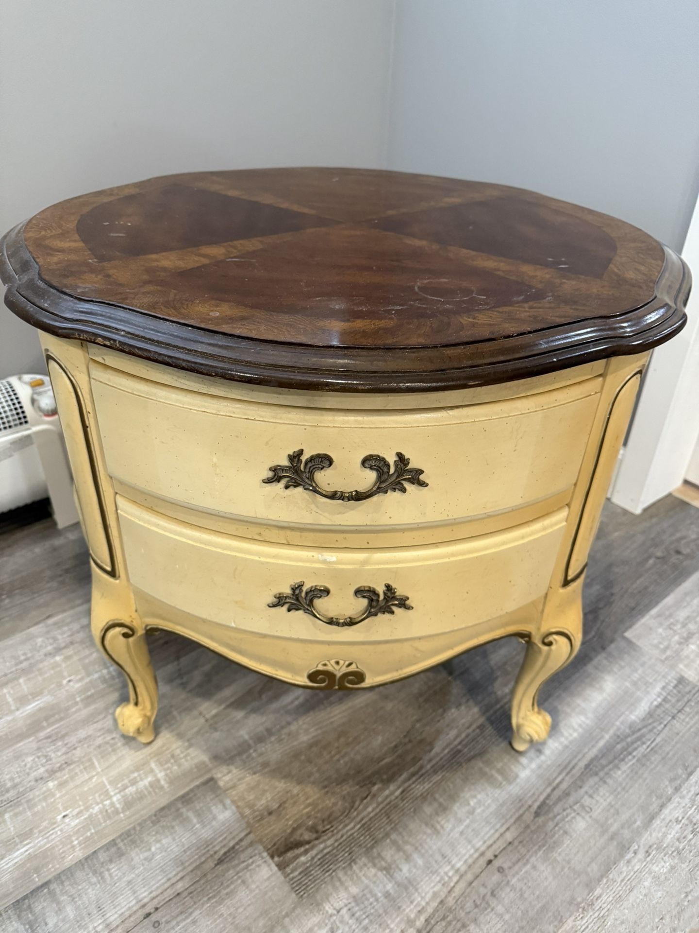 French Provincial - Round Pedestal End Table