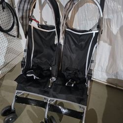 Delta Children's side-by-side double umbrella stroller