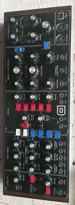 Behringer Model D
