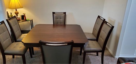 Dinning table & 6 chairs