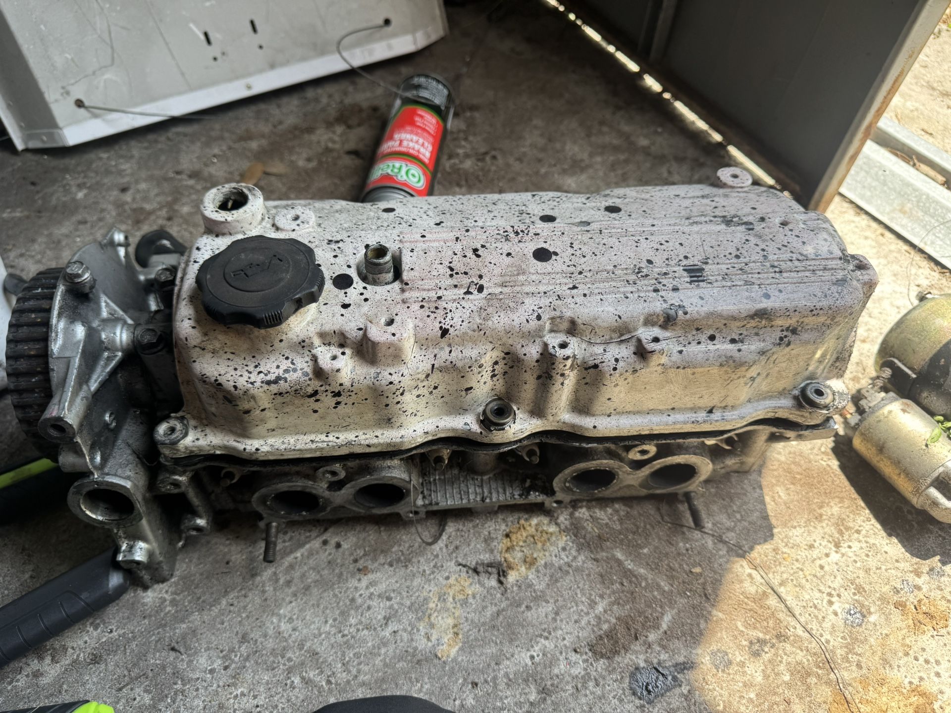 Mazda B 2200 cylinder head i And Distributor