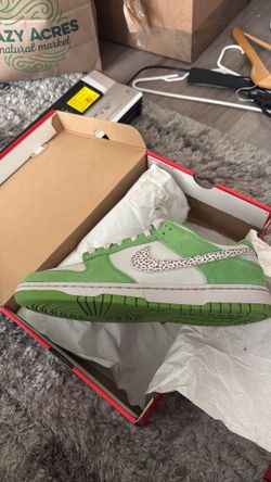 Nike dunk low green sz 12 $75