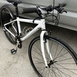 47cm Specialized Sirrus Hybrid Road Bike Firm Price Cash Only
