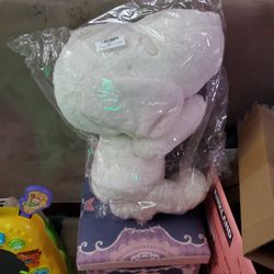 Golden Snoppy Plushie