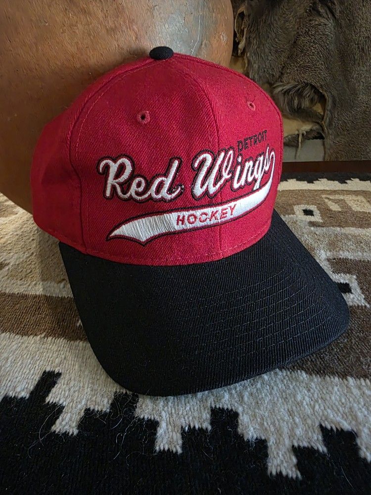 Vintage Detroit Red Wings Hockey Wool Starter Snapback Hat