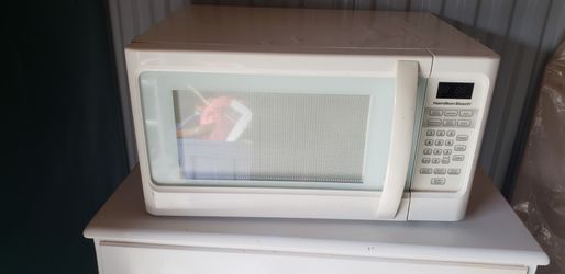 Nice white Microwave