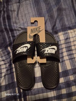 Title: New Nike Benassi JDI Slides - Women's Size 8 - Black/White