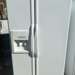WHIRLPOOL REFRIGERATOR 