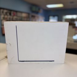 MacBook Air 15inch M4-16gb ram-256ssd New with Apple warranty till June 2026