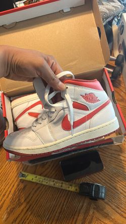 Men’s Size 8 Women’s 9.5
