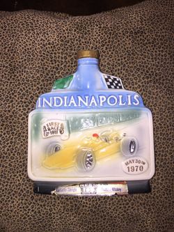 Jim Beam Official Indianapolis 500 commemorative collectible bottle