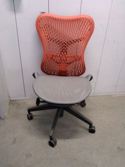 Herman Miller morra $ 350