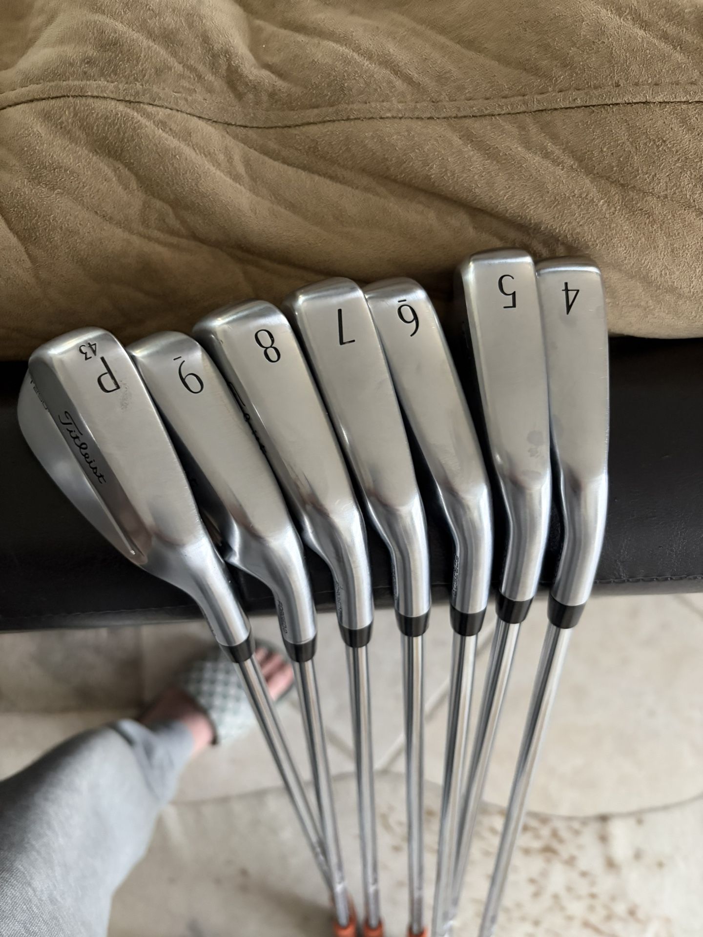 Titleist T250 4-PW (Mint Condition)
