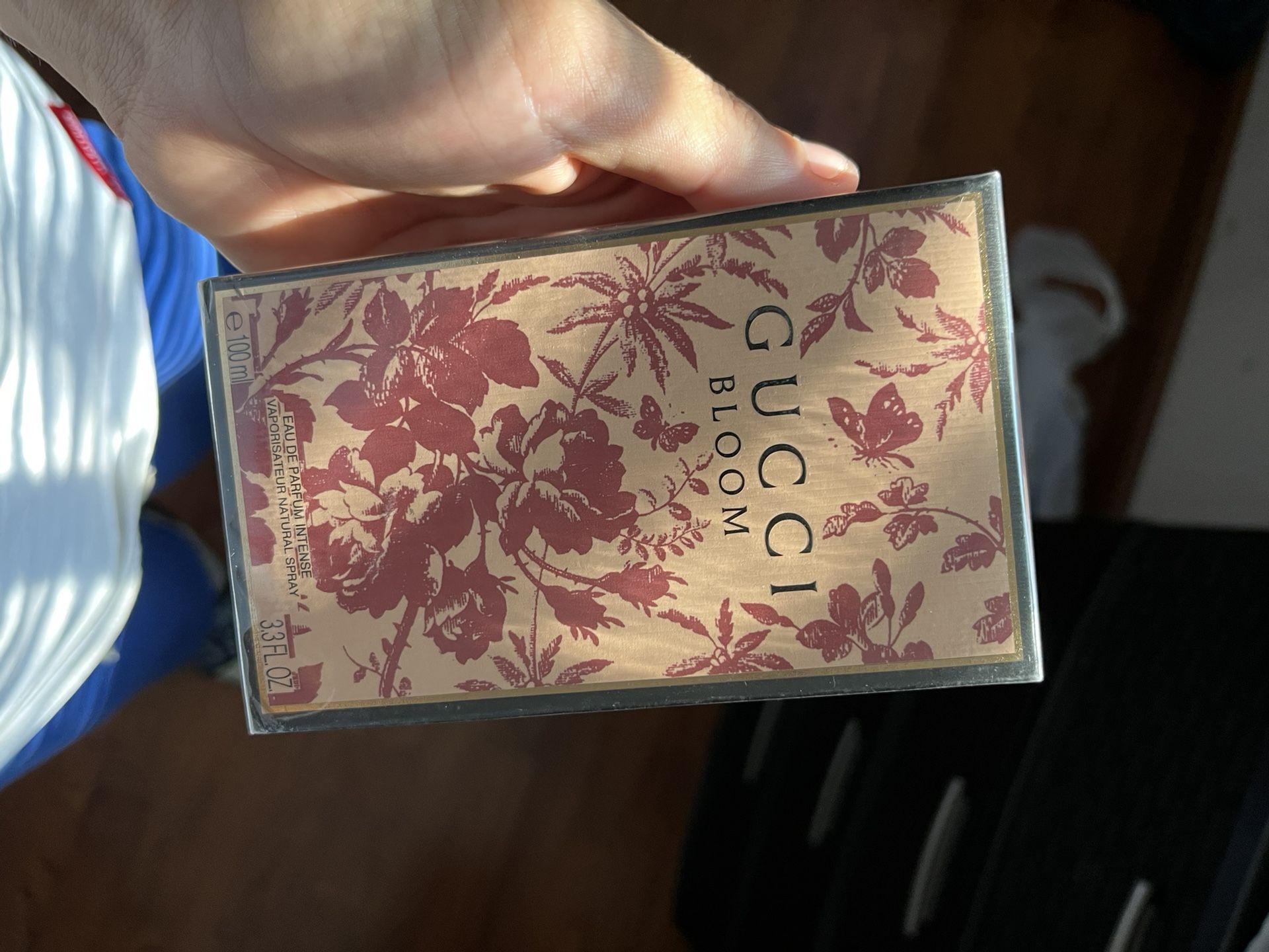 Men And Women Fragrance 