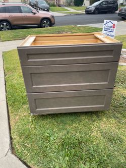 2 wooden Thomasville cabinets