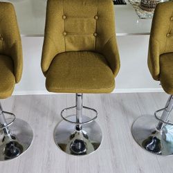 Selling 3 bar chairs
