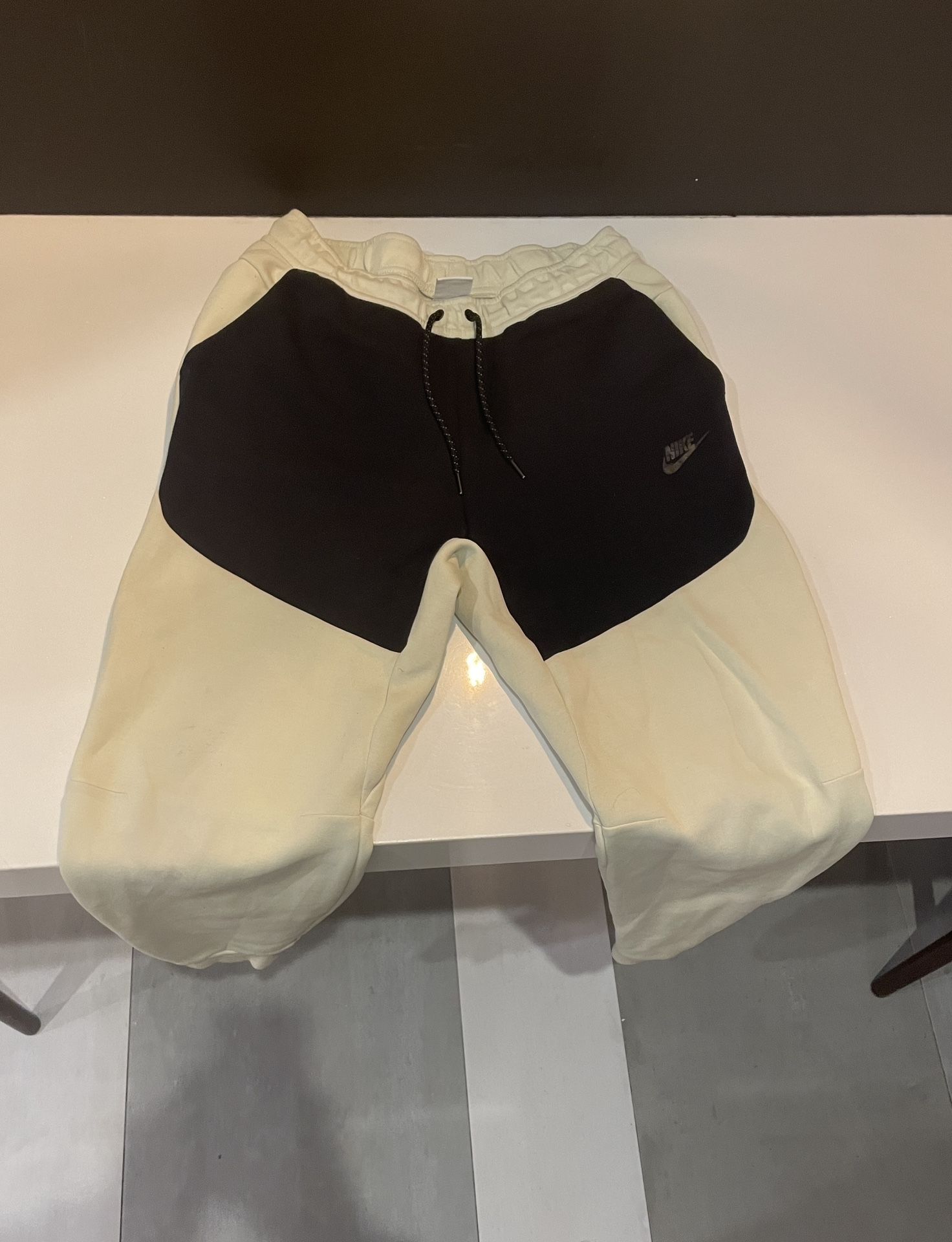 Nike Tech Fleece With Hoodie 