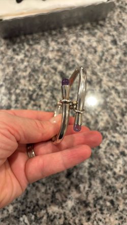 Cabachon amythyst sterling close lock bangle 