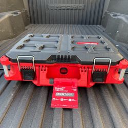 MILWAUKEE PACKOUT 22” Medium Tool Box – $70
