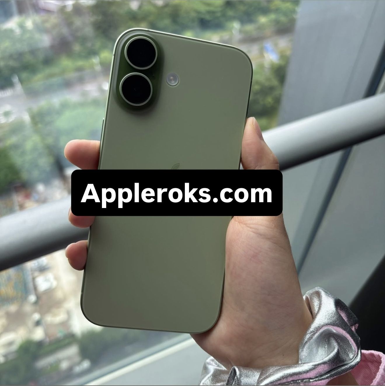 iPhone 16 Teal Unlocked Used 