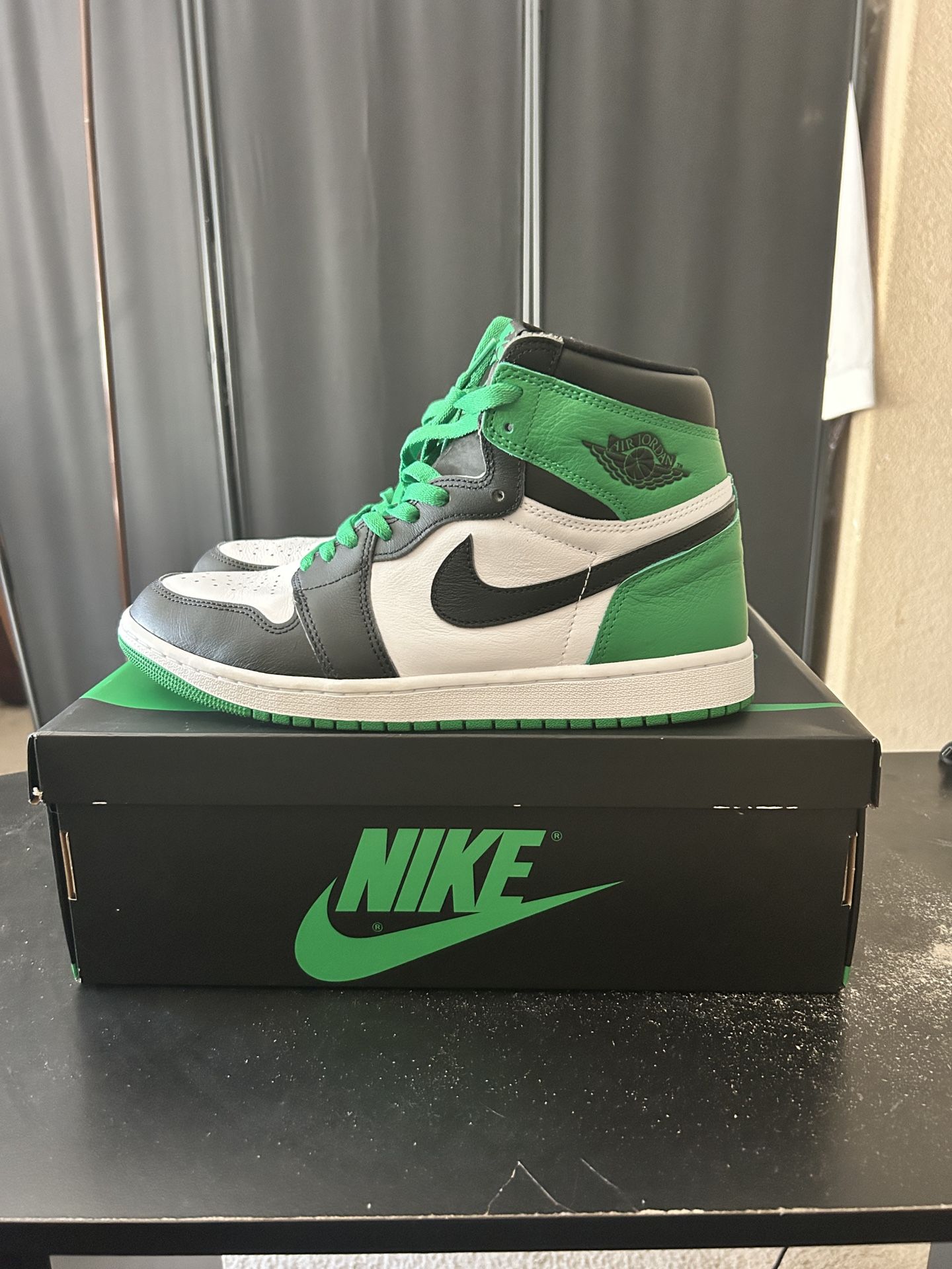 lucky green air jordan 1