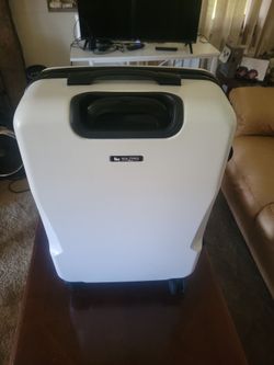 Mia Toro White Hardshell Spinner Luggage