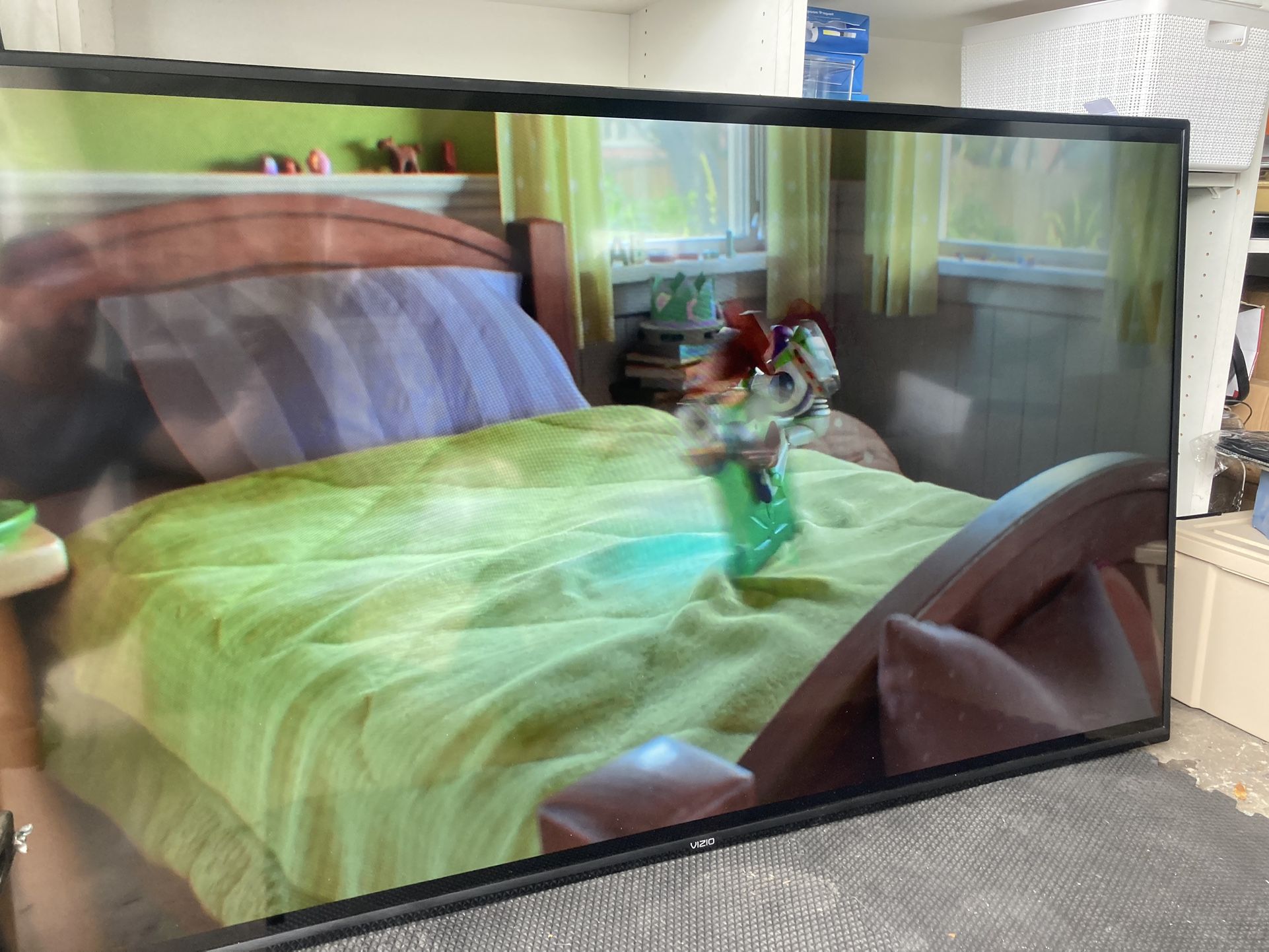 Vizio 4K Smart Tv 65” Read Description