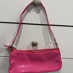 FREE WITH ANY PURCHASE !