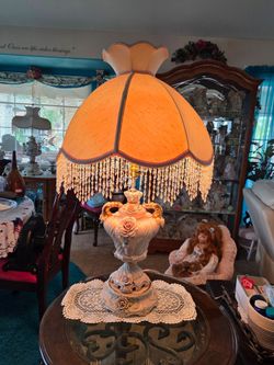 Beautiful VINTAGE LAMP