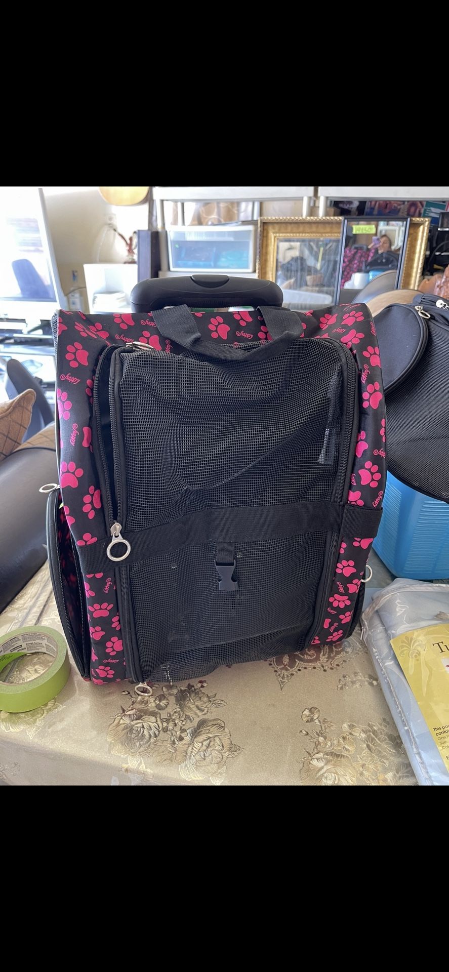 Excellent Condition Medium Sizes Is Small Pets Carriers