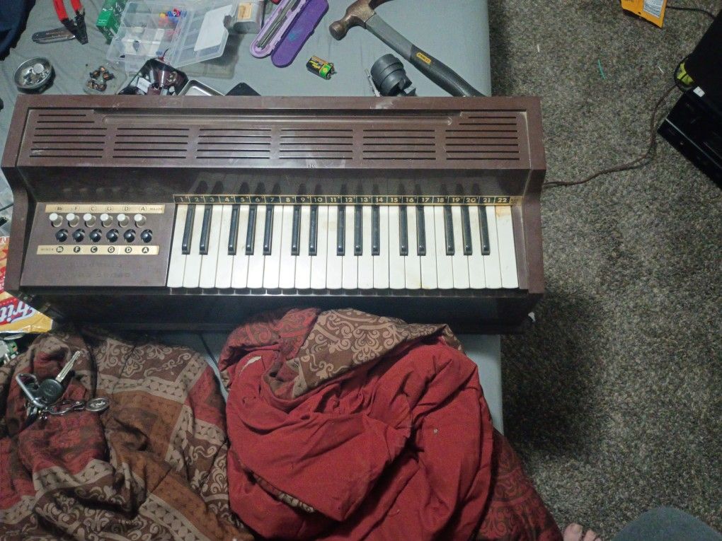 Electric Chord Organ