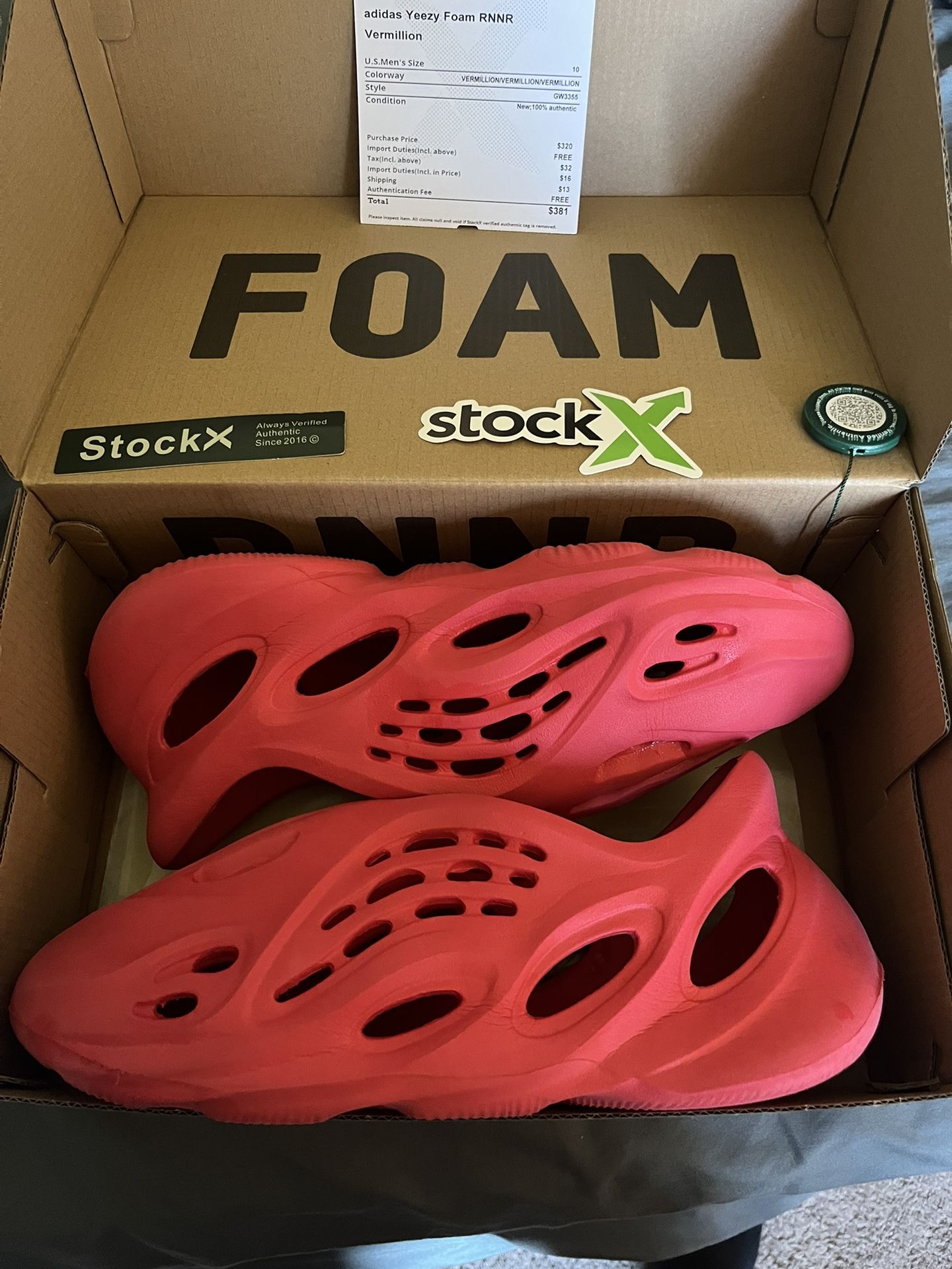 Adidas Yeezy Foam RNNR Vermillion Size 10 US