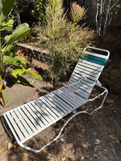 Outdoor chase lounge chair