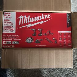 MILWUAKEE TOOL SET 
