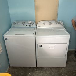 Whirlpool Washer + Dryer Set