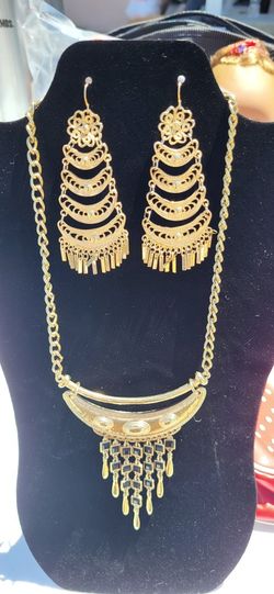 Necklace And Earrings Set