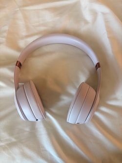Beats Solo 4 pink
