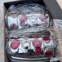 00-06 Tahoe Yukon Tail Lights