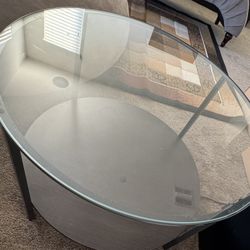 Coffee Table with round top
