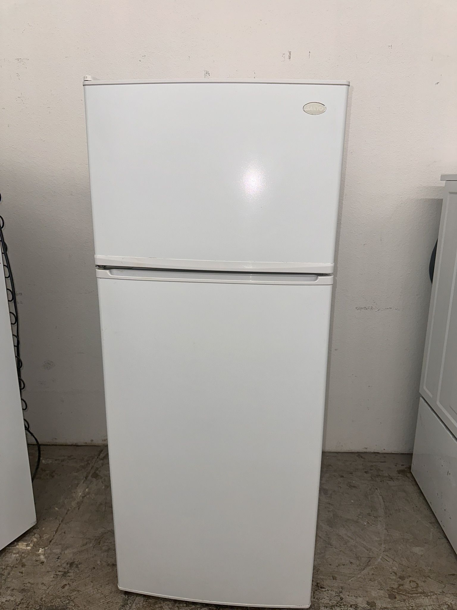Sanyo 24” Refrigerator