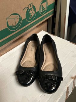 Size 7, flat black women’s  shoes