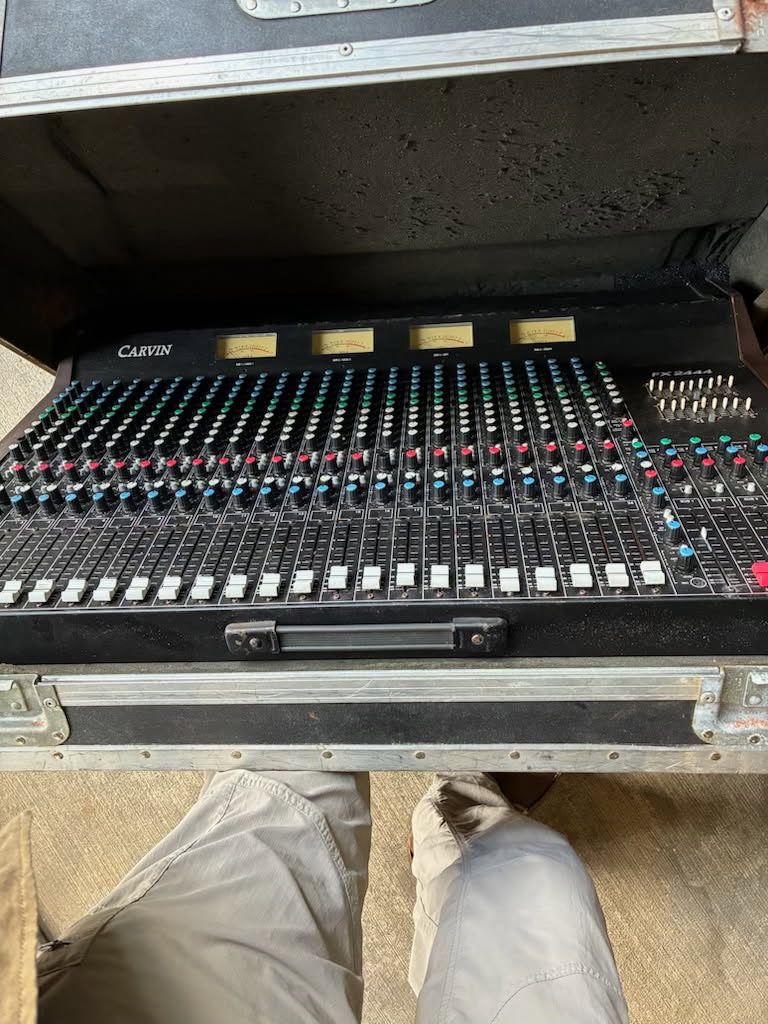 Carvin 2444 Mixer