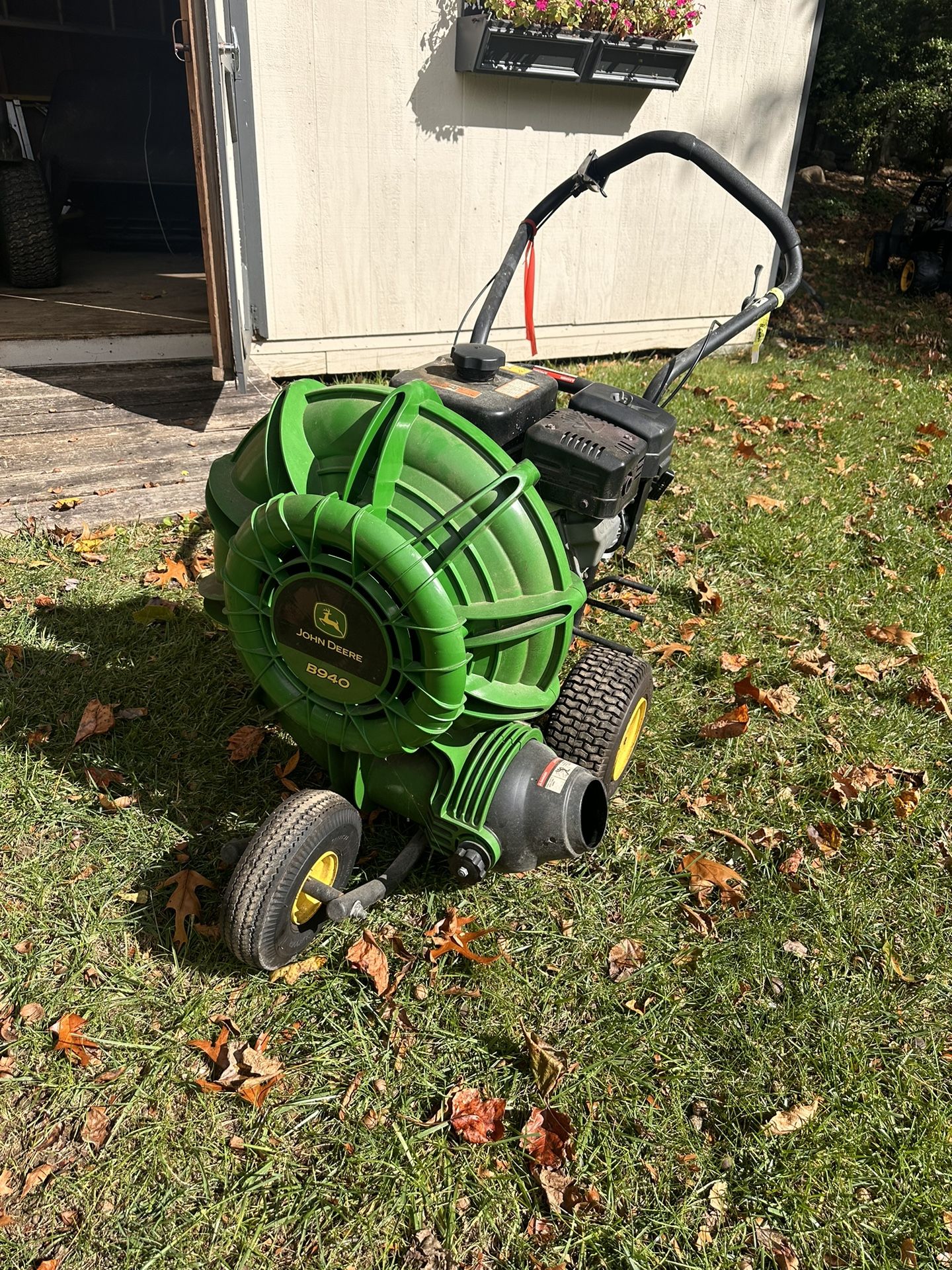 John Deere B940 Walk Behind Blower