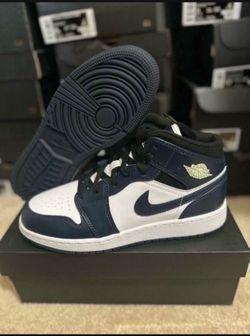 Nike Air Jordan 1 Mid Armory Navy White Black 554725-411 GS Size 6Y/7.5 Womens Brand New