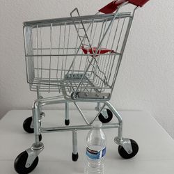Melissa & Doug Metal Grocery Shopping Cart Toy